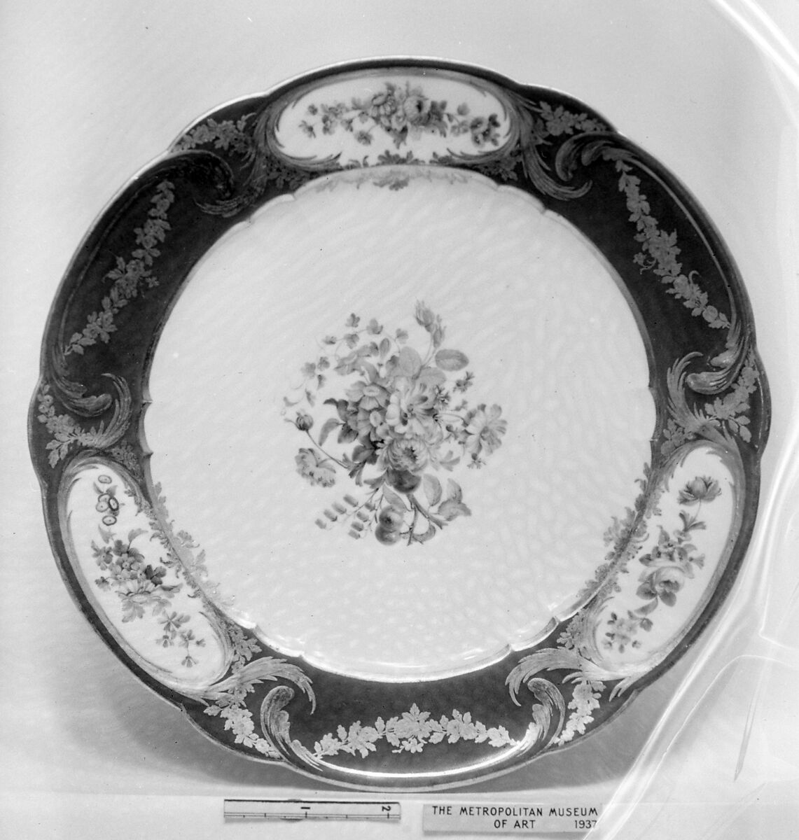 Plate (Assiette à palmes) (1 of 102) (part of a service), Sèvres Manufactory (French, 1740–present), Soft-paste porcelain, French, Sèvres 