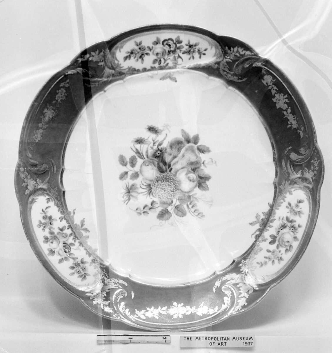 Plate (Assiette à palmes) (1 of 102) (part of a service), Sèvres Manufactory (French, 1740–present), Soft-paste porcelain, French, Sèvres 