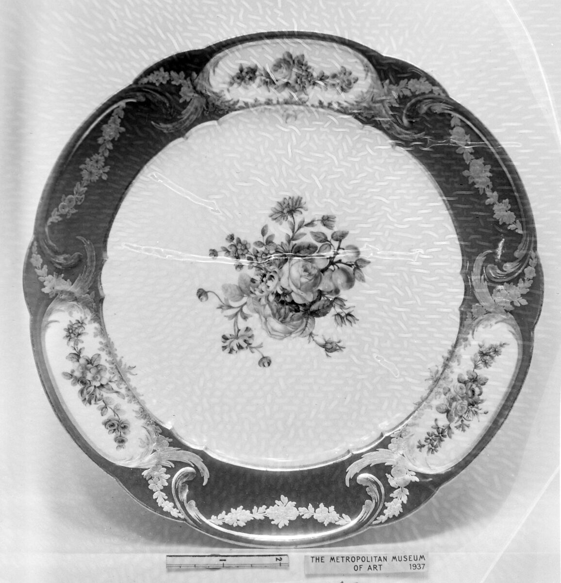 Plate (Assiette à palmes) (1 of 102) (part of a service), Sèvres Manufactory (French, 1740–present), Soft-paste porcelain, French, Sèvres 