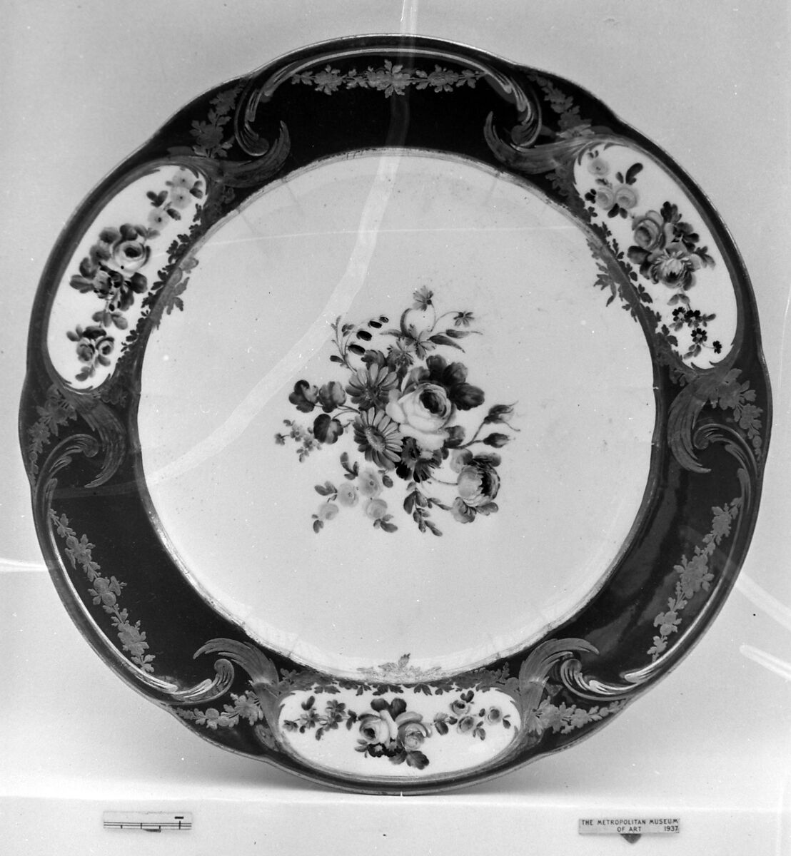 Plate (Assiette à palmes) (1 of 102) (part of a service), Sèvres Manufactory (French, 1740–present), Soft-paste porcelain, French, Sèvres 