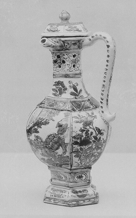 Ewer with cover (one of a pair), Hard-paste porcelain, Chinese, for European, possibly Continental, market 