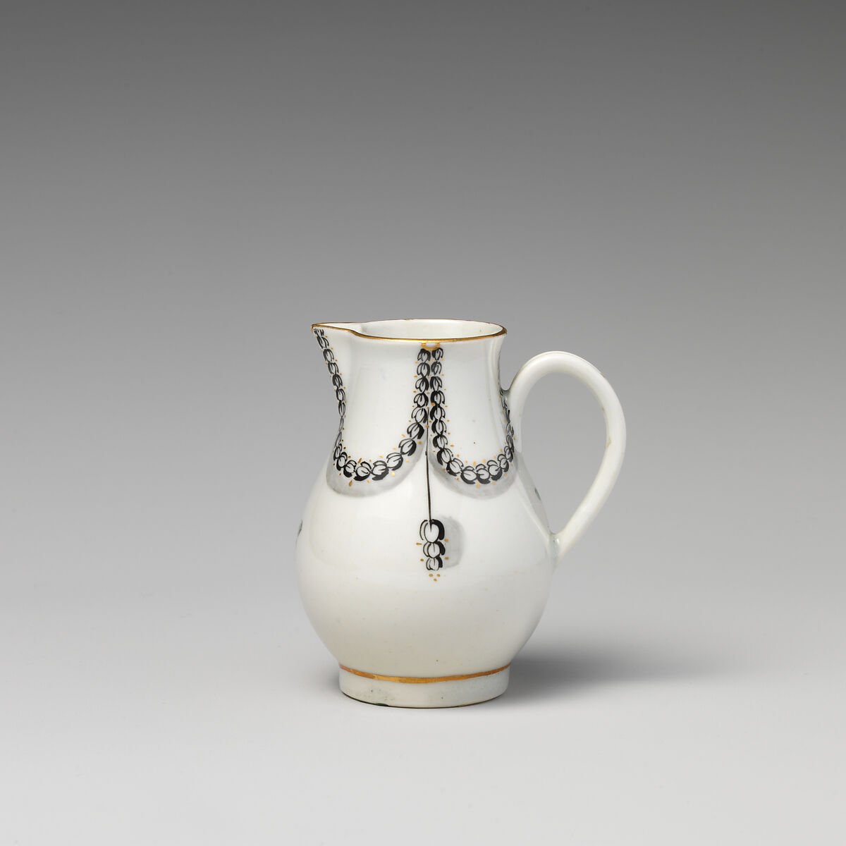 Cream pitcher (part of a service), Caughley Factory (British, ca. 1772–1799), Soft-paste porcelain with enamel decoration and gilding, British, Caughley 