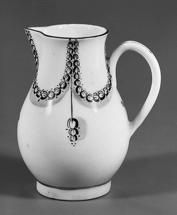 Cream pitcher (part of a service), Caughley Factory (British, ca. 1772–1799), Soft-paste porcelain with enamel decoration and gilding, British, Caughley