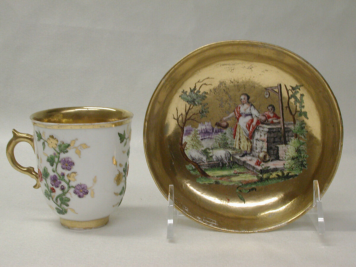 Saucer (part of a service), Nymphenburg Porcelain Manufactory (German, 1747–present), Hard-paste porcelain, German, Nymphenburg 