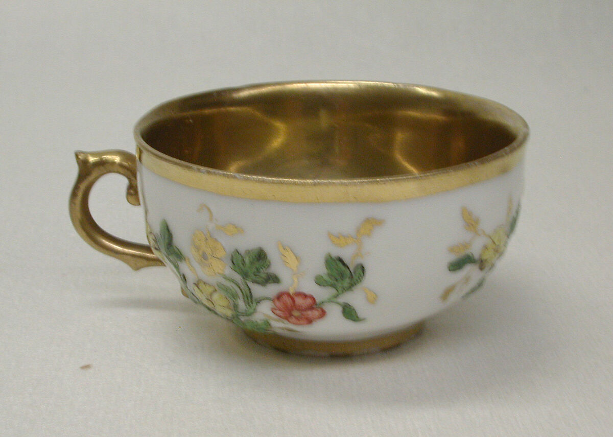 Tea cup (part of a service), Nymphenburg Porcelain Manufactory (German, 1747–present), Hard-paste porcelain, German, Nymphenburg 