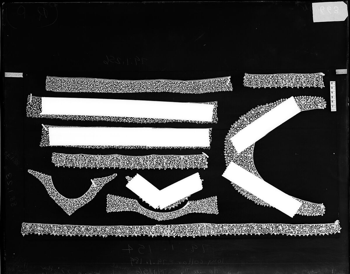 Collar with square tabs, Needle lace, Point plat, Italian