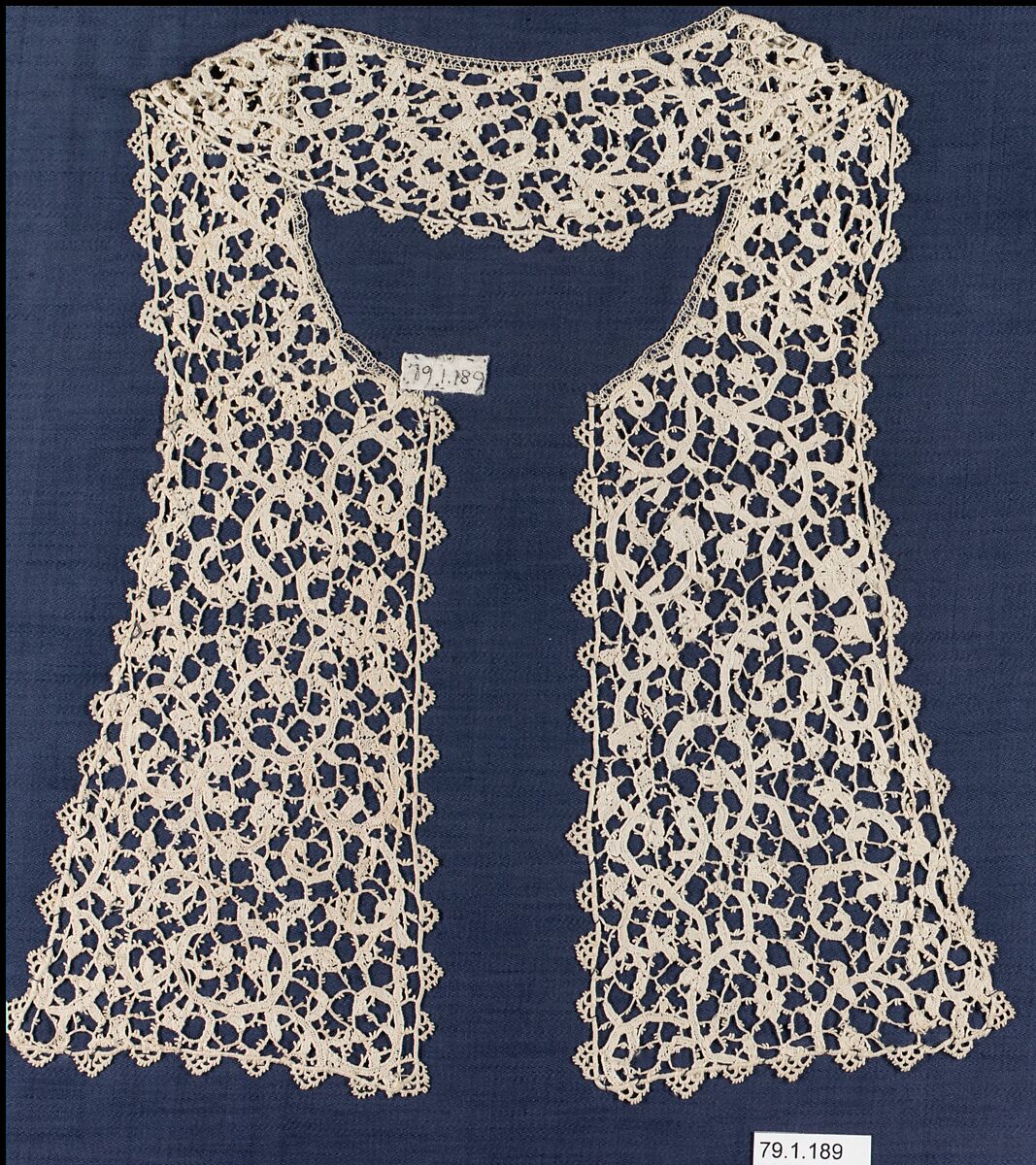 Collar with square tabs, Needle lace, Point plat, Italian