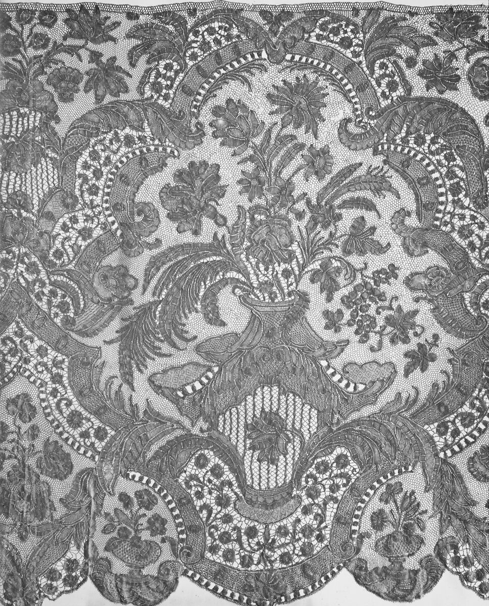 Flounce, Bobbin lace, point d'Angleterre, Flemish, Brussels