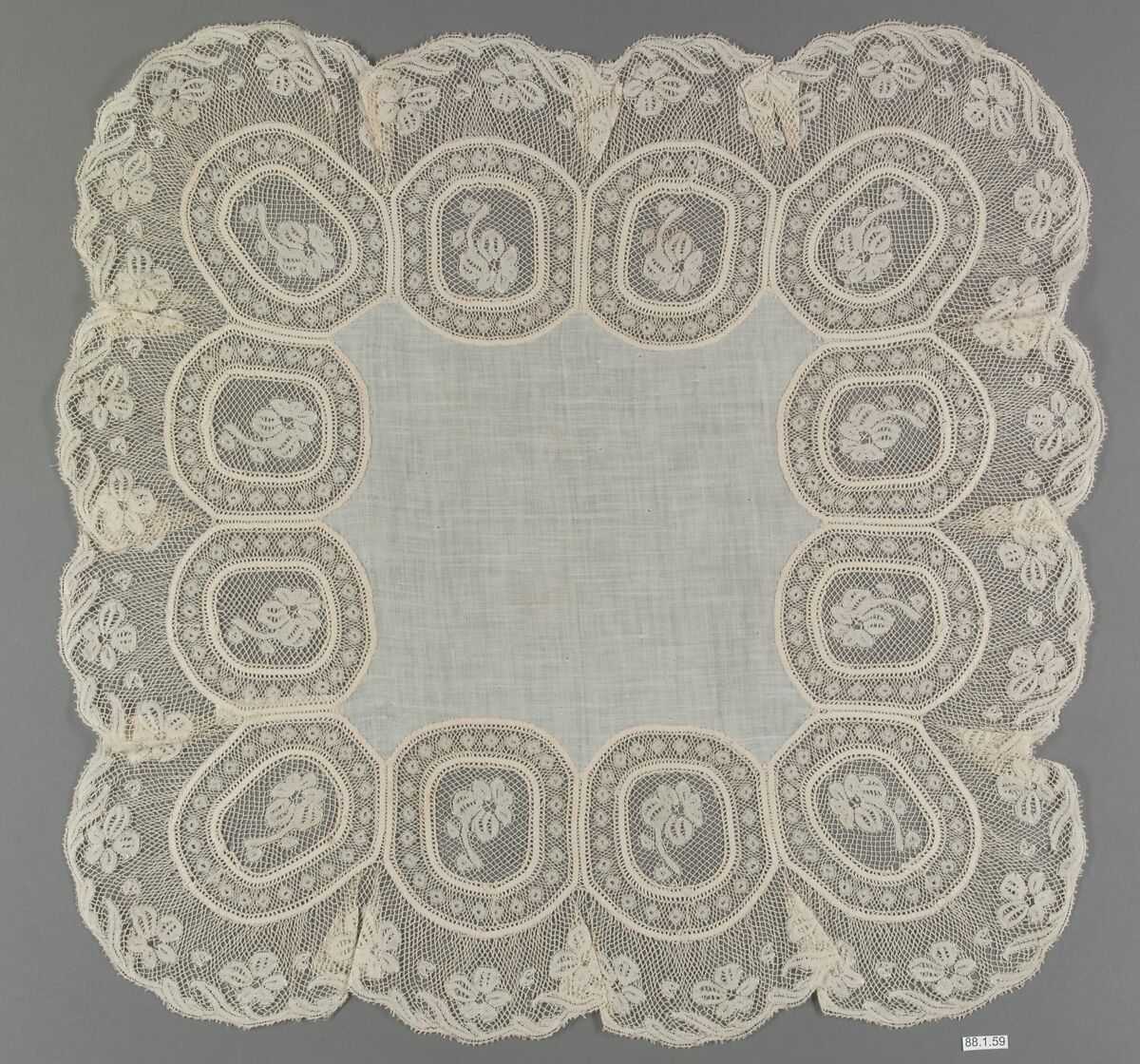 Handkerchief, Bobbin lace: border and medallions of Valenciennes; square or diamond plaited mesh., French 