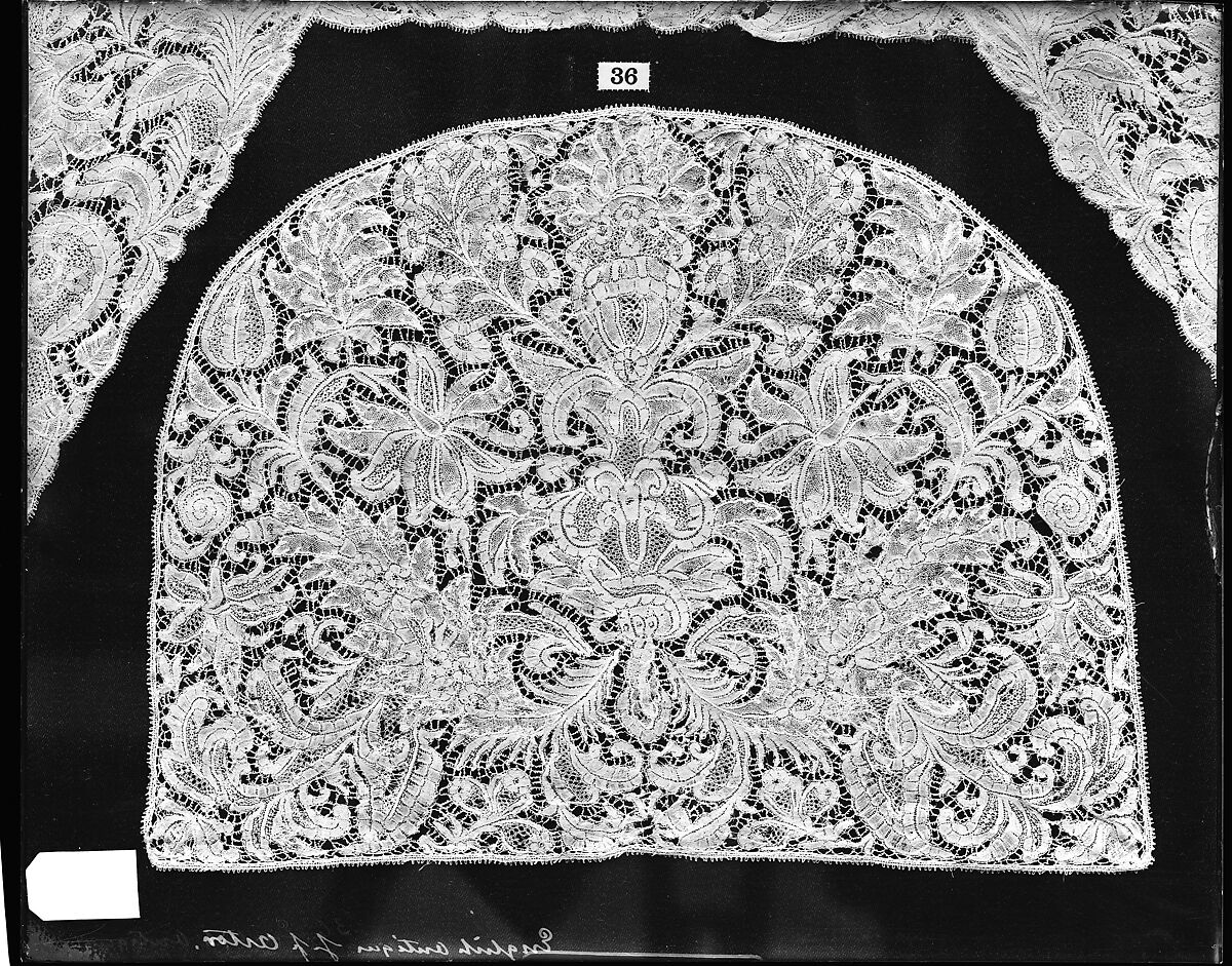 Cap crown, Bobbin lace, point d'Angleterre, Flemish