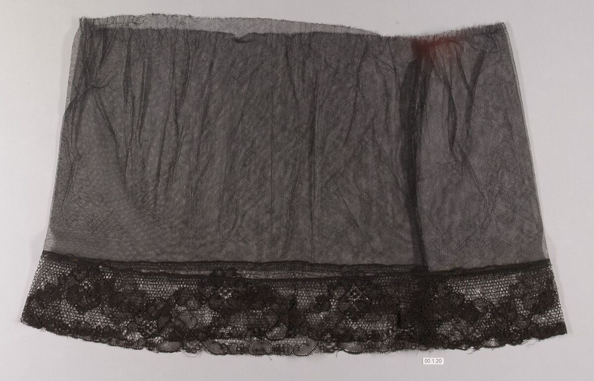 Fragment, Silk, bobbin lace, French, Chantilly