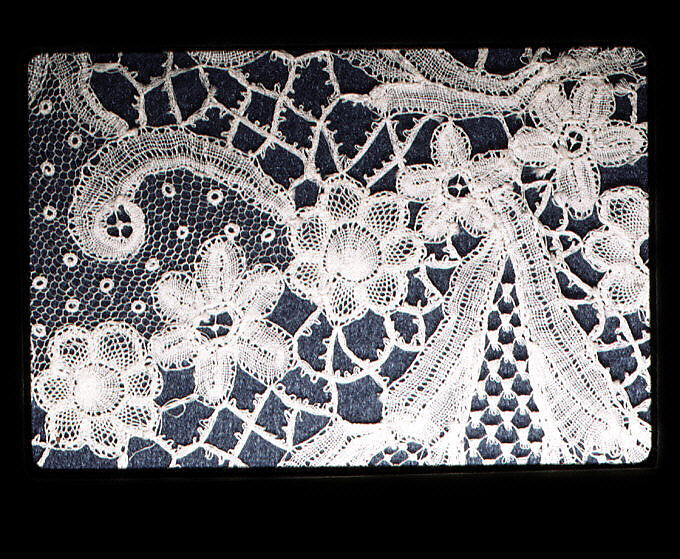 Fragment, Bobbin lace, British, Honiton