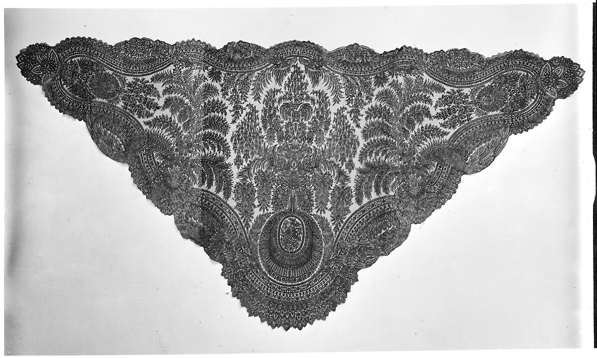 Shawl, Bobbin lace, French, Chantilly 