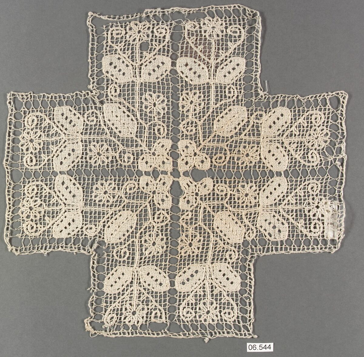 Medallion, Embroidered net, punto à rammendo, punto à tela, punto mandolino, Italian or French