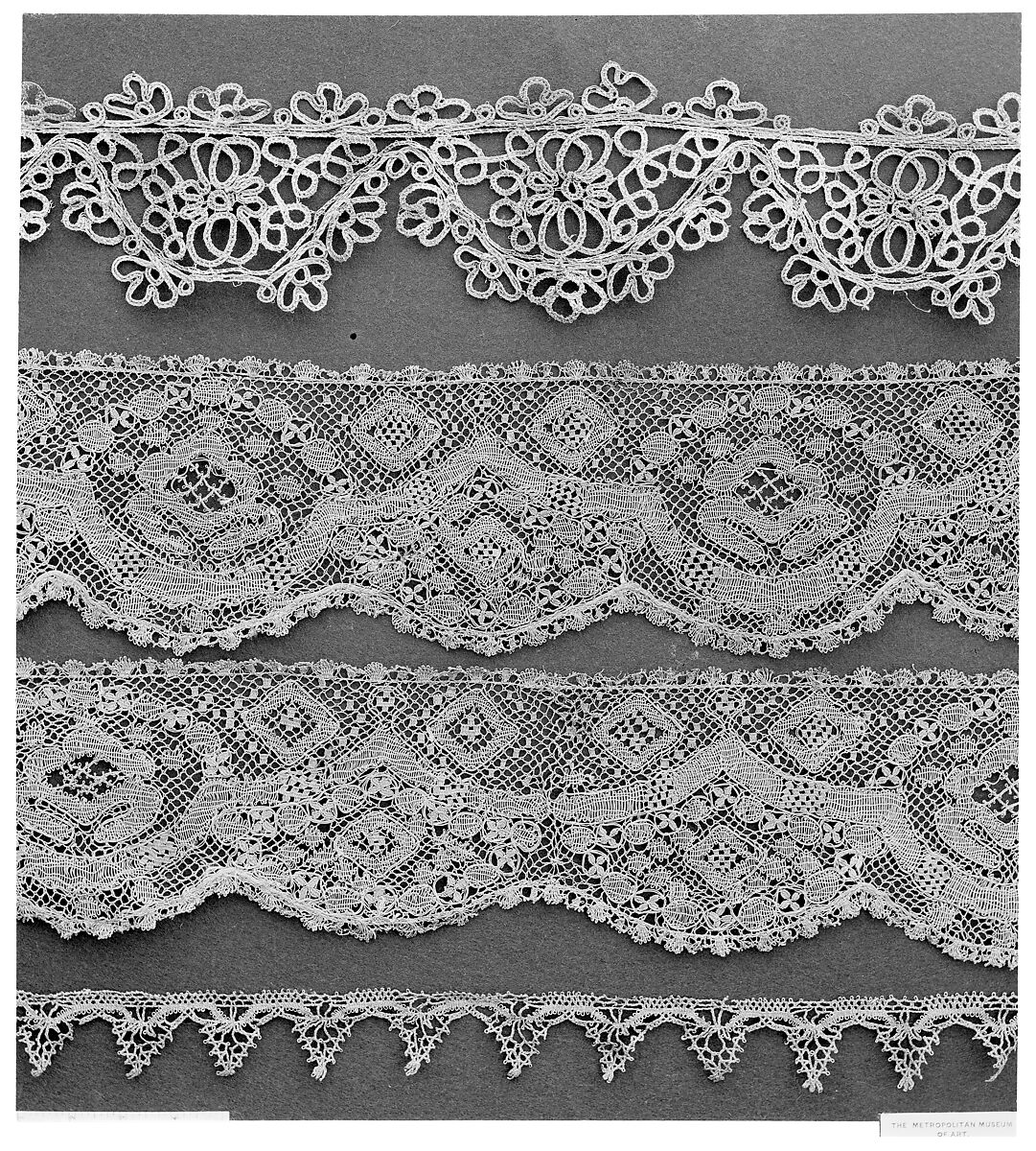 Cuff for a rochet, Bobbin lace, French