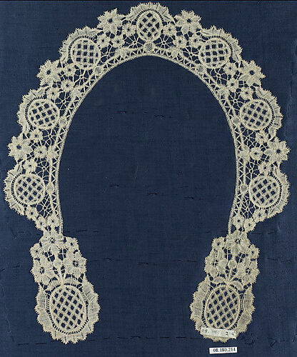 Collar lace