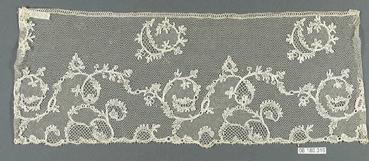 Fragment, Bobbin lace, French, Chantilly 