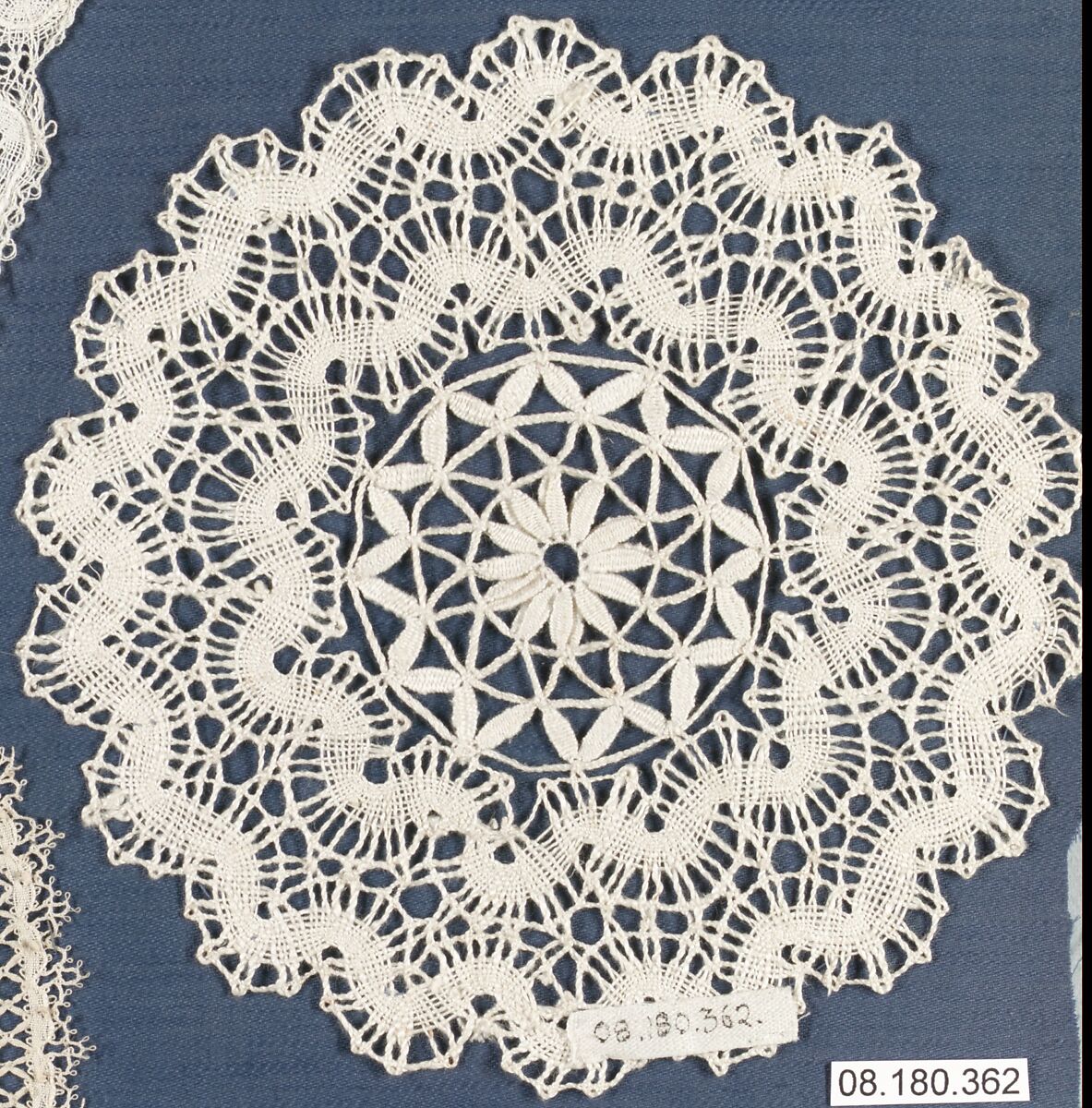 Mat, Bobbin lace, German, Saxony