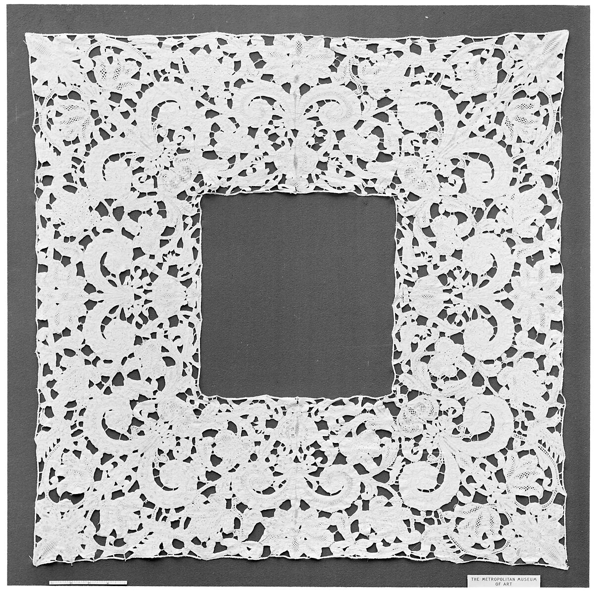 Border, Bobbin lace, Milanese lace, Italian, Milan 