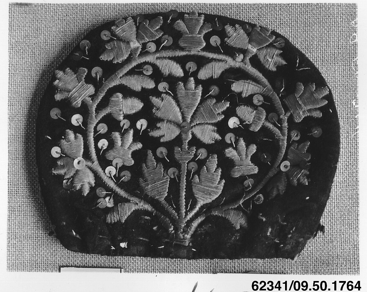 Cap crown, Metal thread on velvet, German