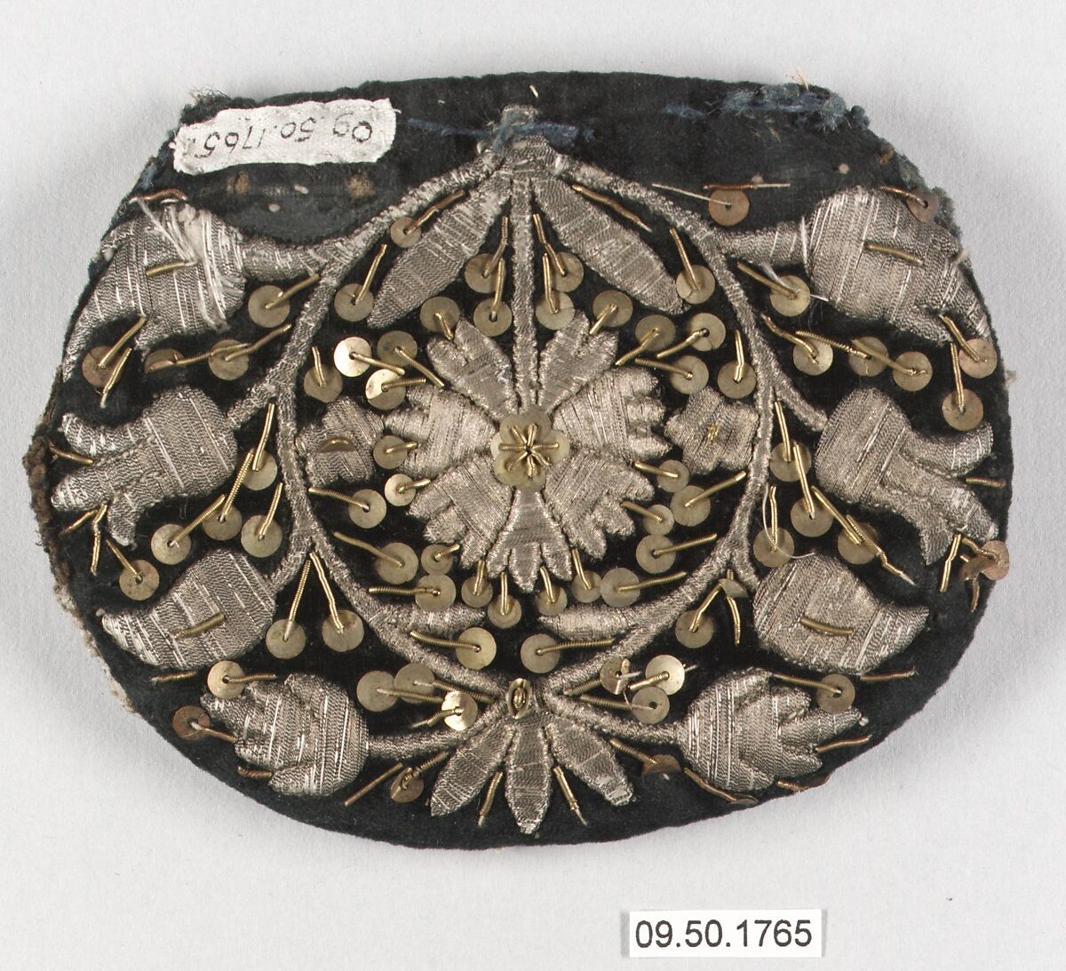 Cap crown, Metal thread on velvet, German 