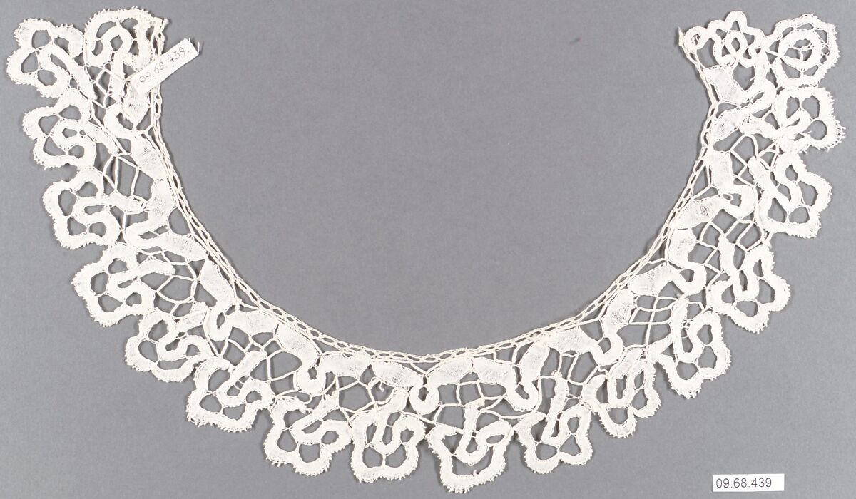 Collar lace, British 