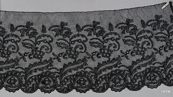 Flounce, Bobbin lace, Chantilly lace, silk, French, Chantilly 