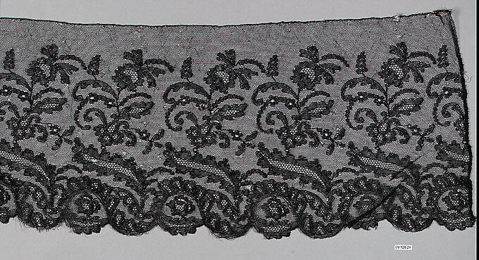 Flounce, Bobbin lace, Chantilly lace, silk, French, Chantilly 