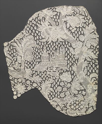 Sleeve fragment of bobbin lace