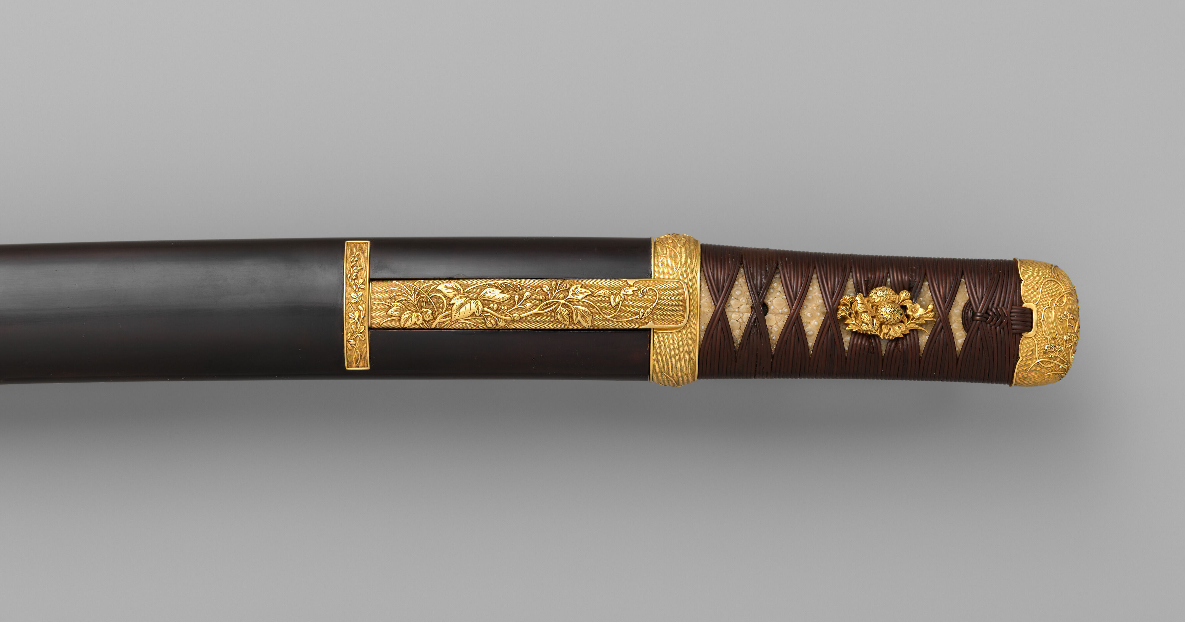 Fittings and blade by 宮田信清Miyata Nobukiyo - 金魚子地秋草図金