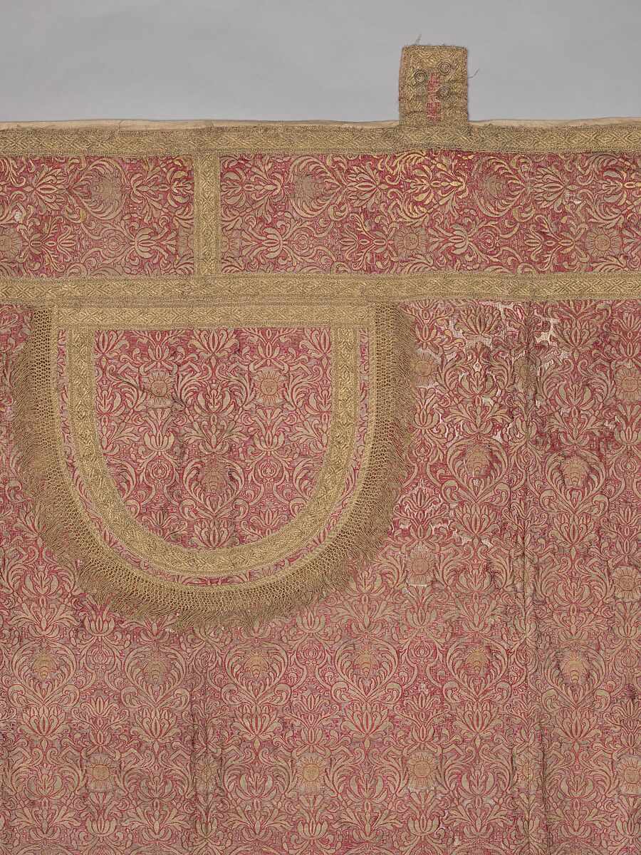 Cope made for Antonio Barberini (1607-1671), Grand Prior of Rome in the Order of Saint John and the Knights of Malta, Embroidery in silk and metal thread, on lampas with four pattern wefts tied in twill weave, with applied gold fringes, Italian