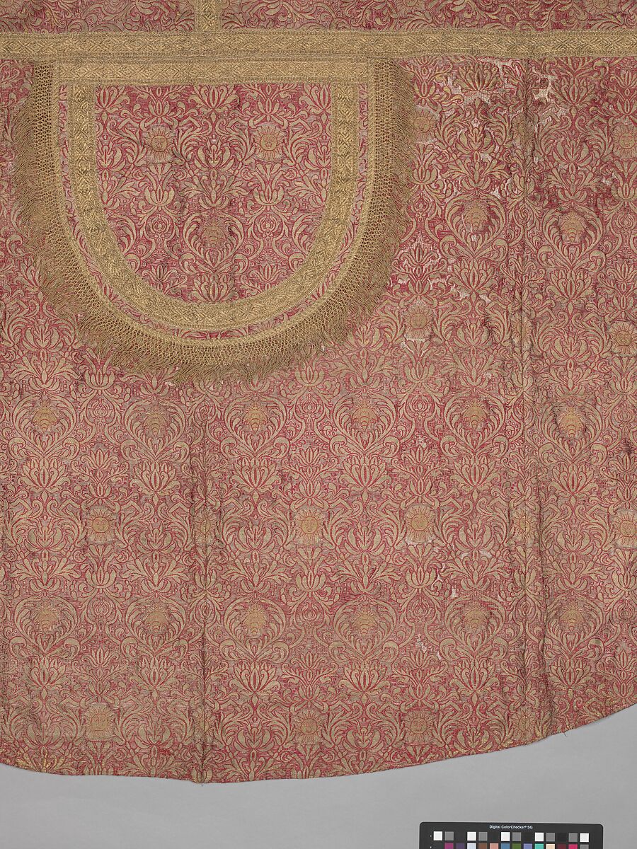 Cope made for Antonio Barberini (1607-1671), Grand Prior of Rome in the Order of Saint John and the Knights of Malta, Embroidery in silk and metal thread, on lampas with four pattern wefts tied in twill weave, with applied gold fringes, Italian