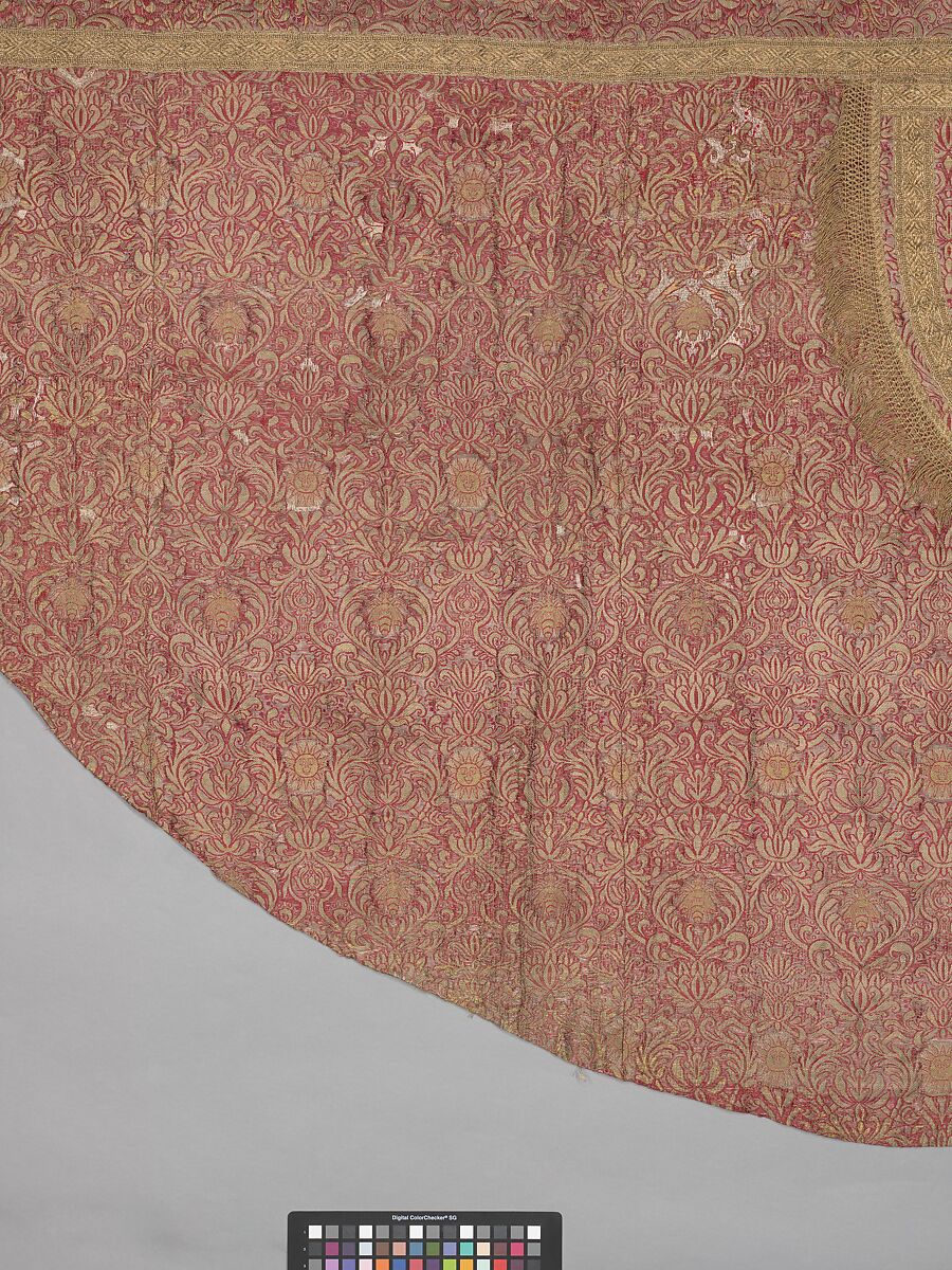 Cope made for Antonio Barberini (1607-1671), Grand Prior of Rome in the Order of Saint John and the Knights of Malta, Embroidery in silk and metal thread, on lampas with four pattern wefts tied in twill weave, with applied gold fringes, Italian