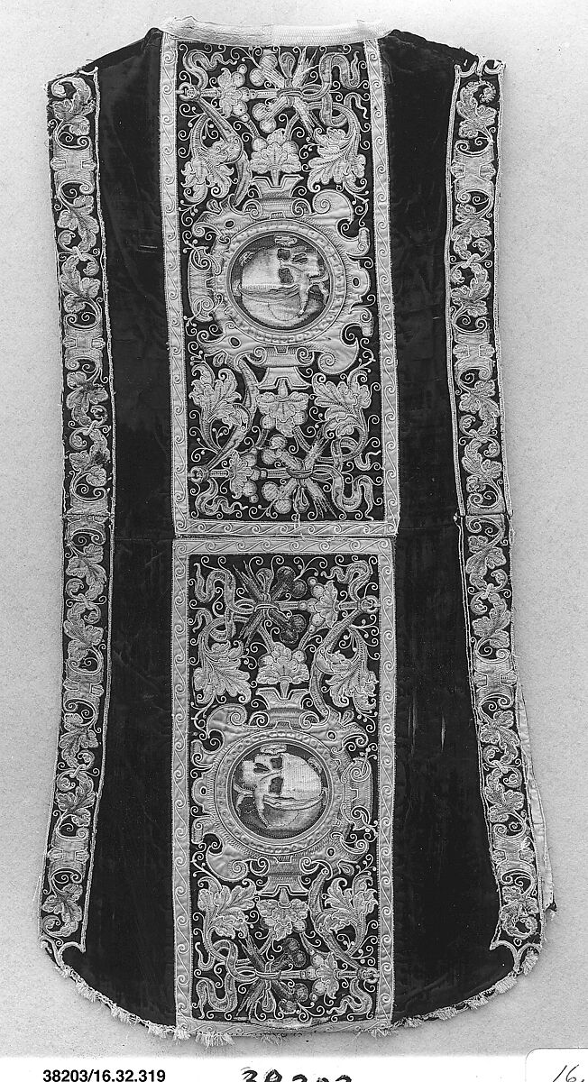 Dalmatic, Silk and metal thread, Spanish 