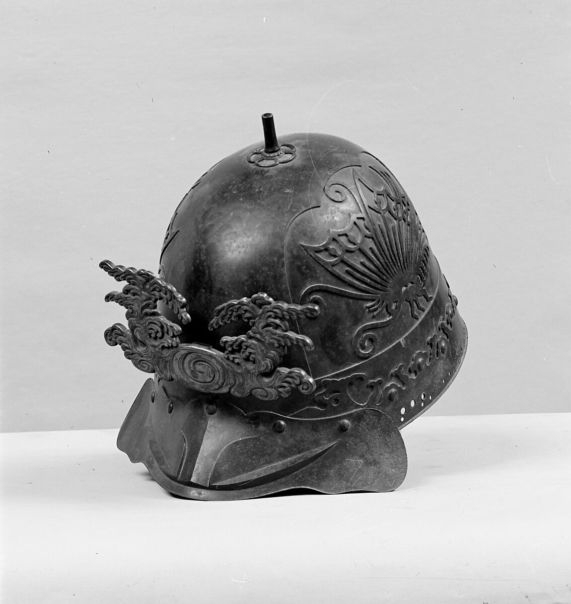 Helmet (Hachi), Iron, lacquer, Japanese 
