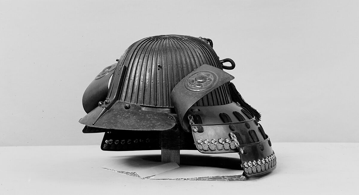 Helmet (Kabuto), Iron, leather, lacquer, Japanese 