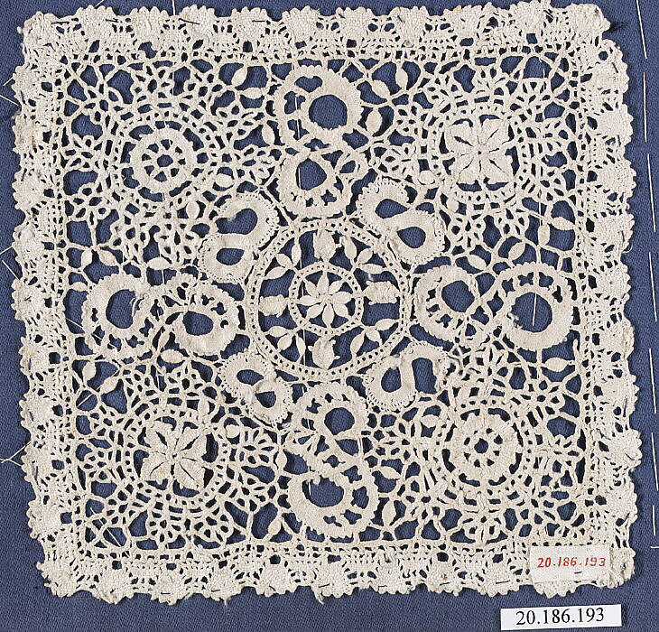 Square or pall, Bobbin lace, Italian, Genoa 