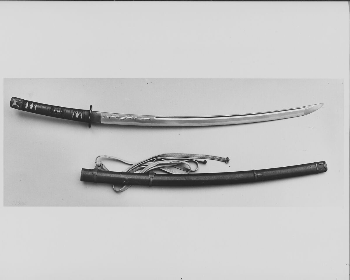 Blade and Mounting for a Slung Sword (Tachi), Steel, wood, lacquer, rayskin (samé), leather, copper-gold alloy (shakudō), silver, iron, Japanese 