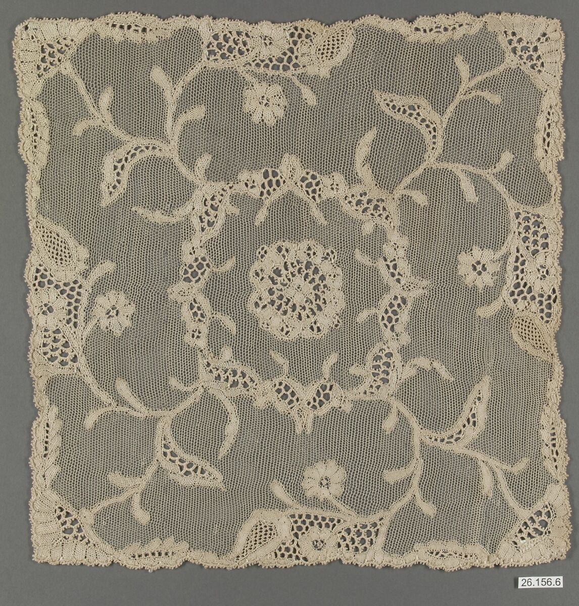 Square (one of three), Needle lace, point d’Alençon, silk, French