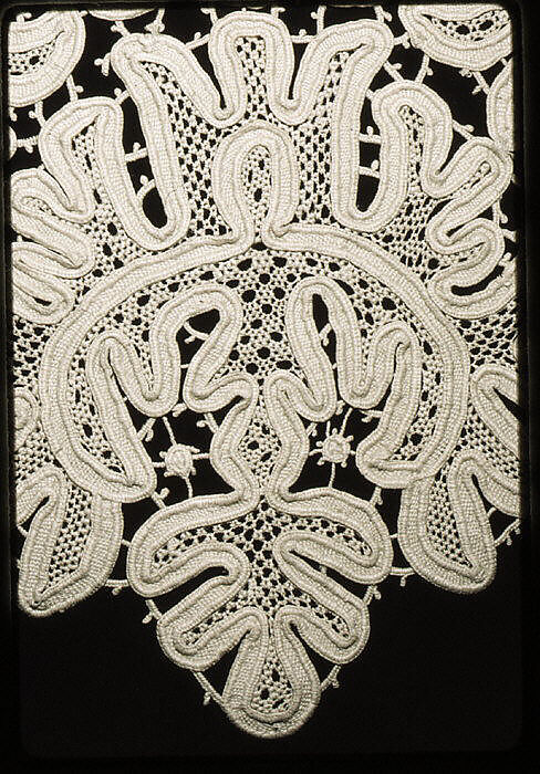 Ornament (one of a pair), Bobbin lace, possibly Spanish