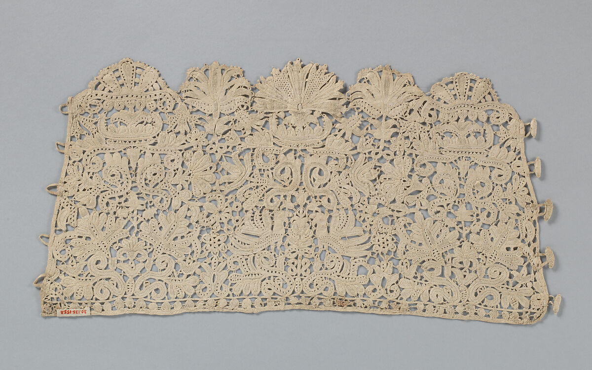 Pair of cuffs, Bobbin and needle lace, Italian