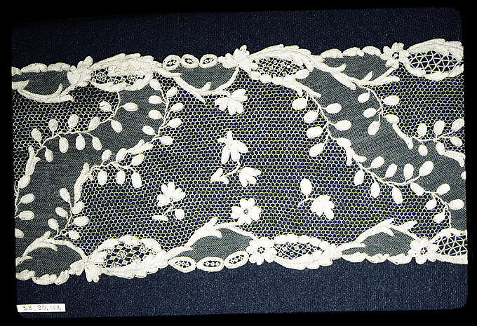 Cravat, Needle lace, point d’Alençon, point d'Argentan, French