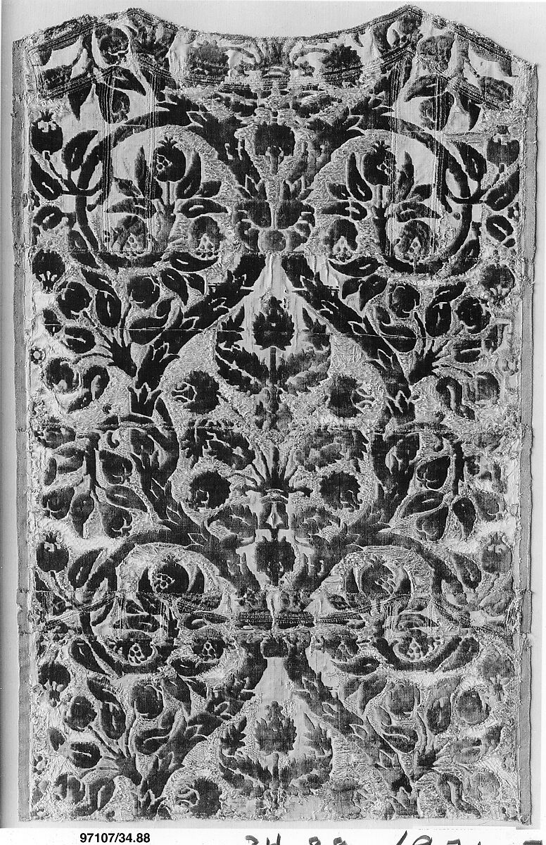 Piece with Sempervivum tectorum motif, Silk, Italian, Florence 