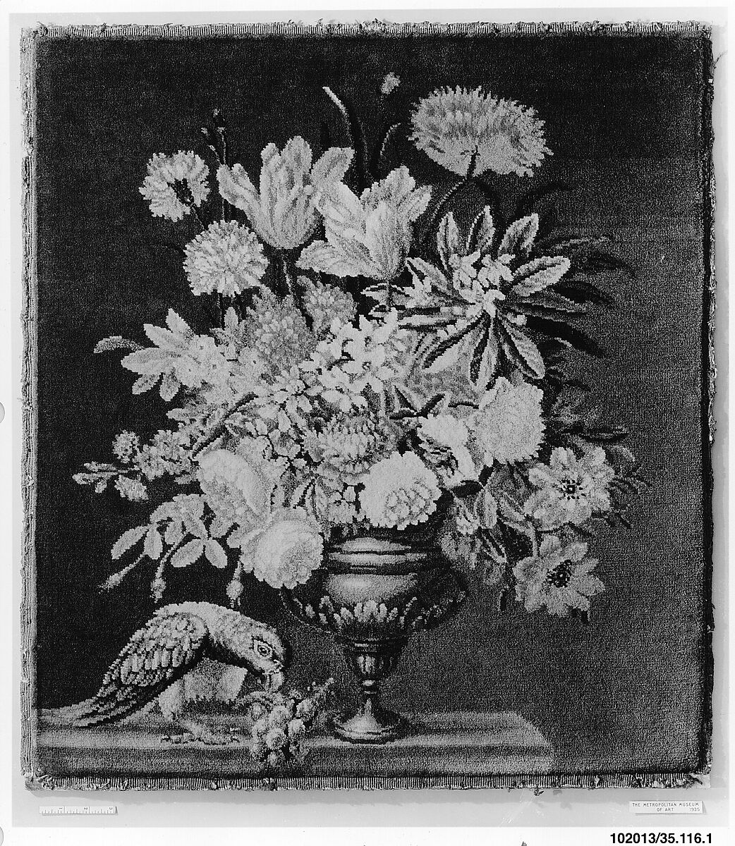 Flowers in a golden vase, with a parrot, Savonnerie Manufactory (Manufactory, established 1626; Manufacture Royale, established 1663), Wool (110-121 knots per sq. inch, 17-19 per sq. cm.), French, Paris 