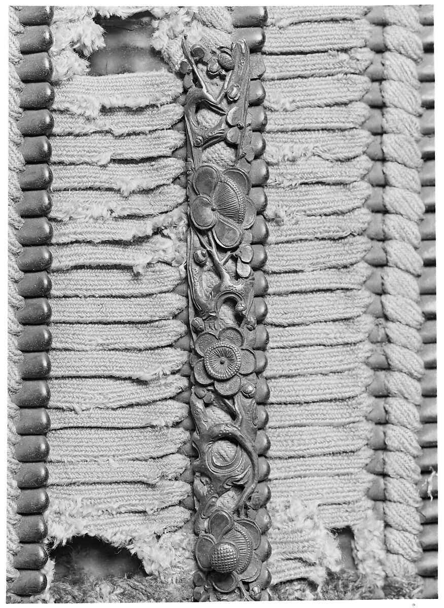 Shoulder Guard (Ō-Sode), Iron, leather, lacquer, silk, gilt copper, Japanese