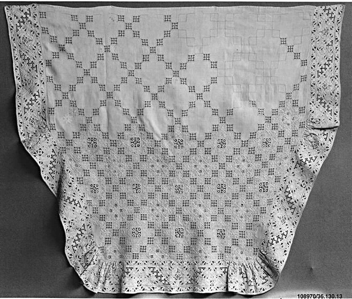 Apron, Cutwork, drawnwork, embroidery, linen, Italian 