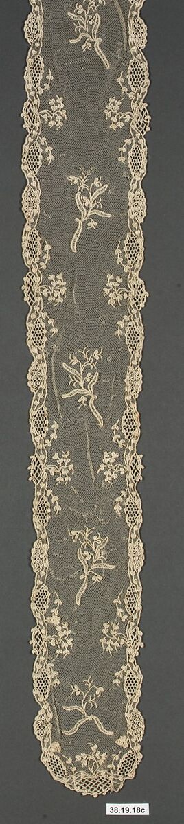Pair of lappets (part of a garniture), Needle lace, point d’Alençon, French 