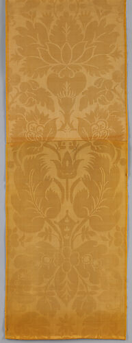 Length of wool damask