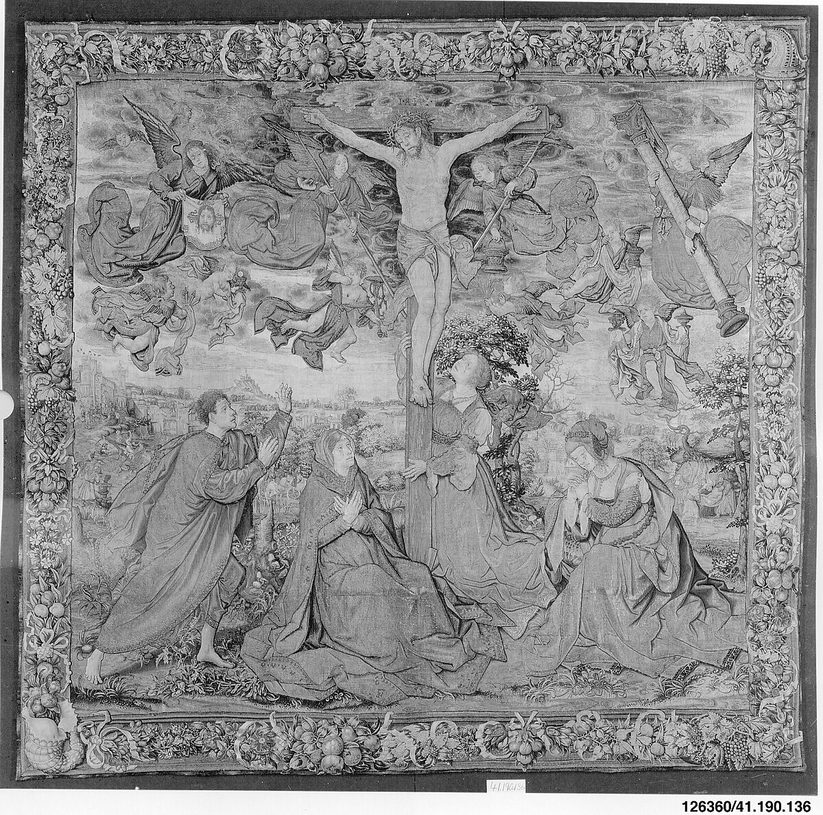 The Crucifixion, Design attributed to Bernard van Orley (Netherlandish, Brussels ca. 1492–1541/42 Brussels), Wool, silk, silver thread, silver-gilt thread (20-21 warps per inch, 7-8 per cm.), Netherlandish, Brussels