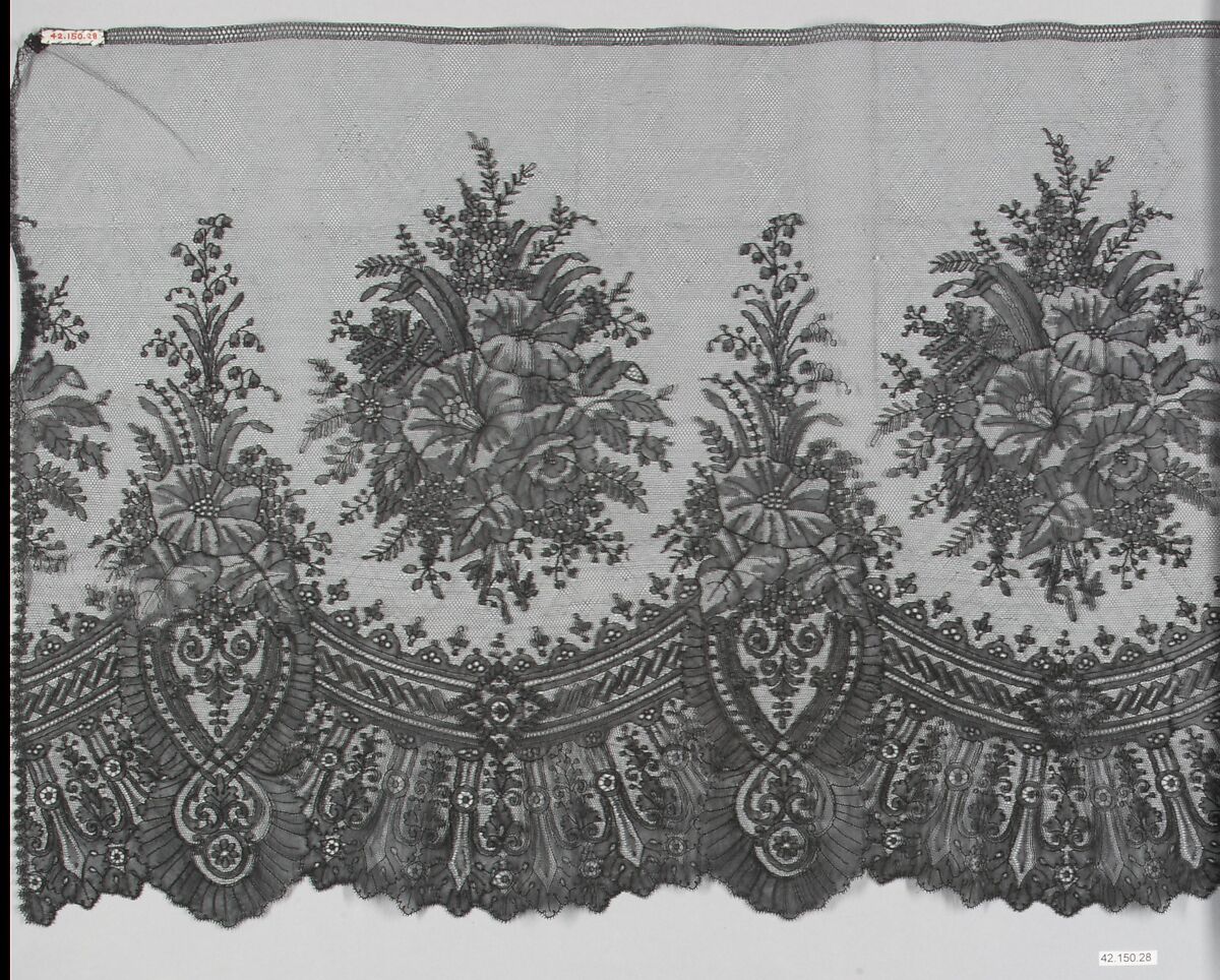 Flounce, Bobbin lace, Chantilly lace, silk, French, Chantilly